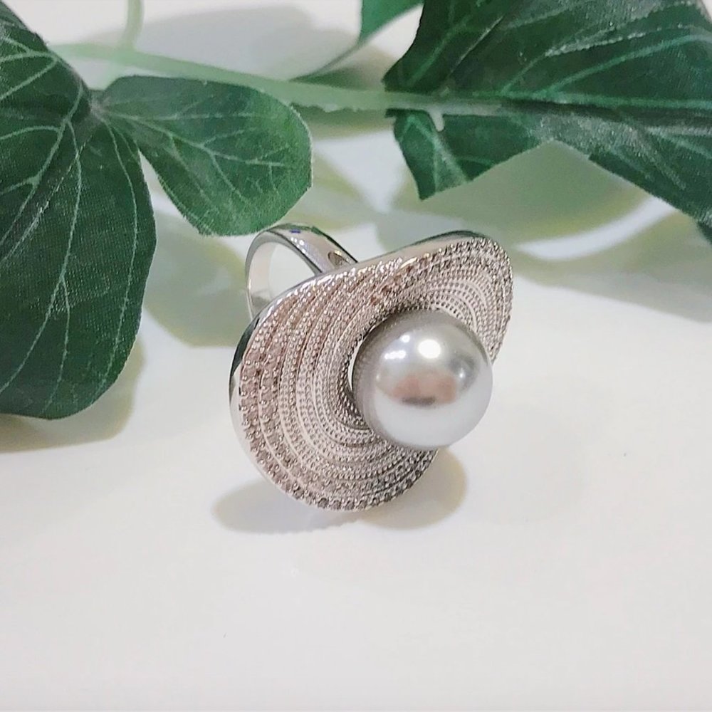 Gorgeous Simulated Grey Pearl Ring - Picture 14 of 15